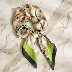 Seidenschal Damen 70×70 cm Blumen Bunt – Schal-Welt Detailansicht