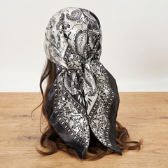 Seidenschal Damen 70×70 cm Paisley Schwarz – Schal-Welt Detailansicht