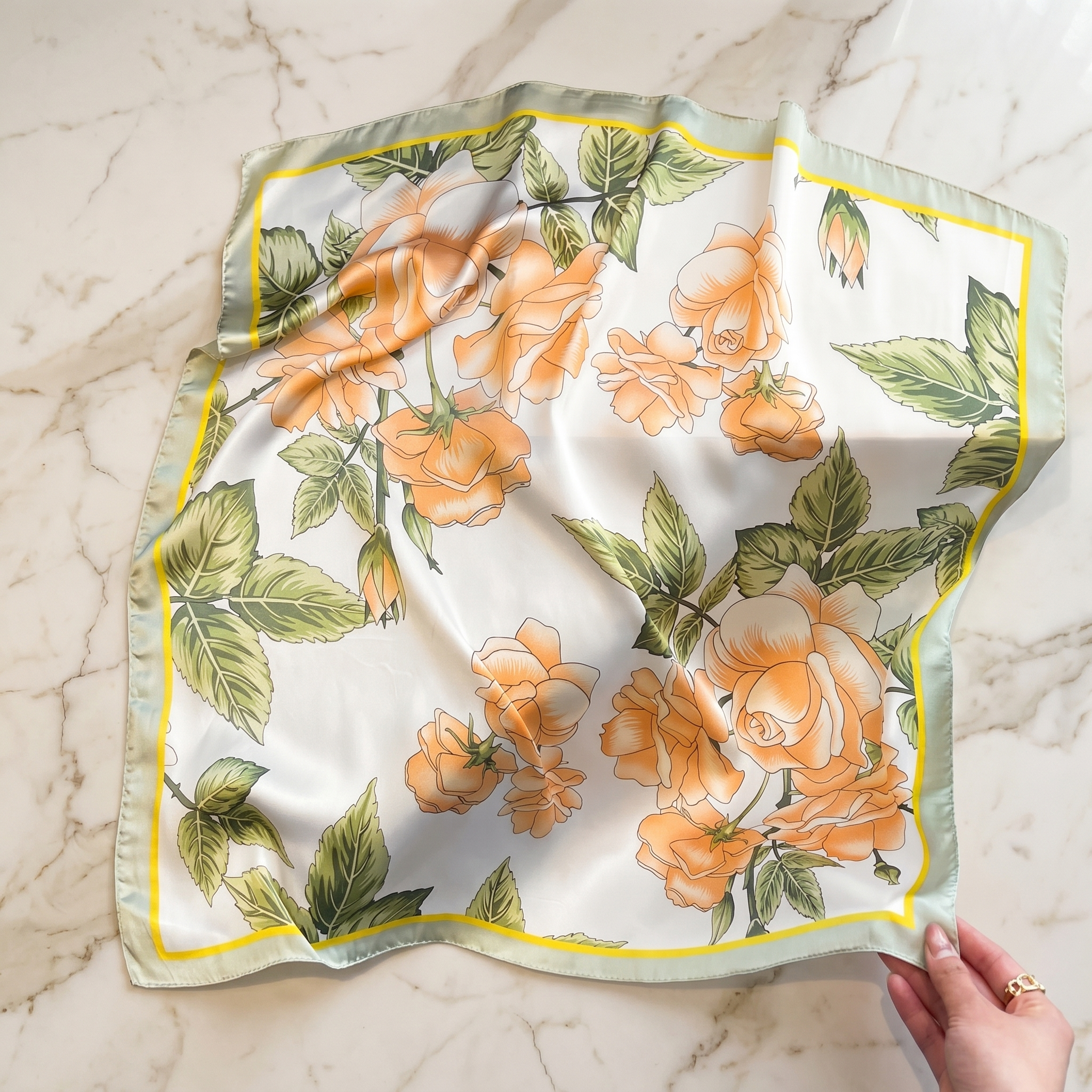 Seidenschal Damen 70×70 cm Blumen Bunt – Schal-Welt Detailansicht