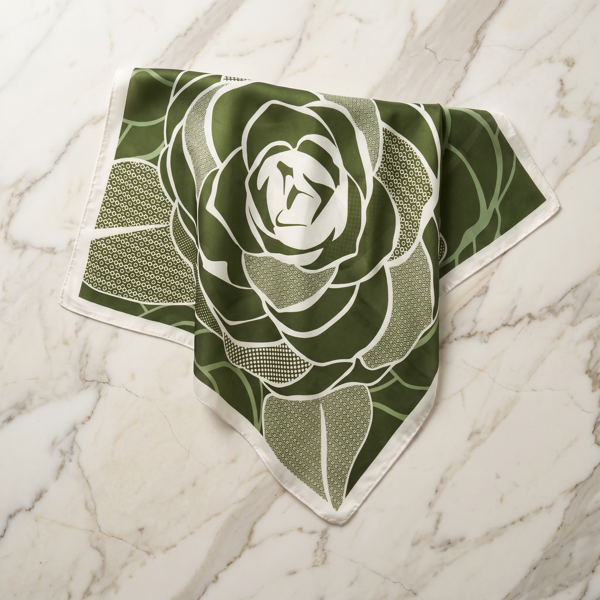 Seidenschal Damen 70×70 cm Blumen Grün – Schal-Welt Detailansicht