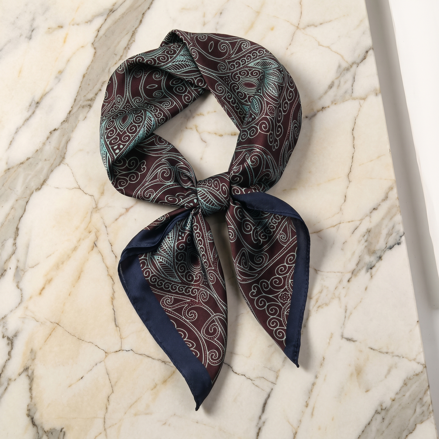 Seidenschal Damen 70×70 cm Paisley Braun – Schal-Welt Detailansicht