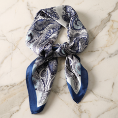 Seidenschal Damen 70×70 cm Paisley Blau – Schal-Welt Detailansicht