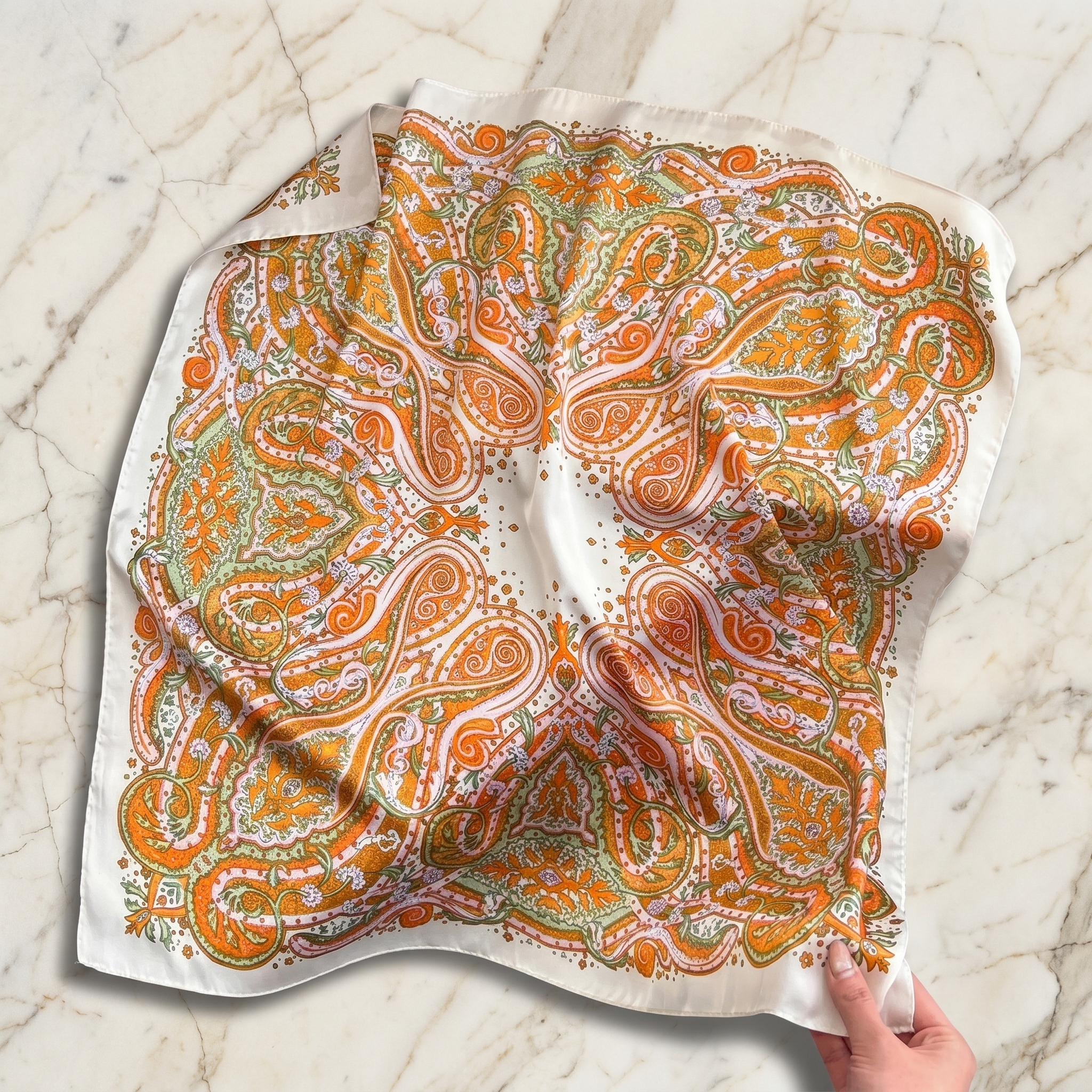 Seidenschal Damen 70×70 cm Paisley Bunt – Schal-Welt Detailansicht