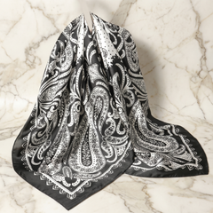Seidenschal Damen 70×70 cm Paisley Schwarz – Schal-Welt Detailansicht