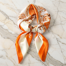 Seidenschal Damen 70×70 cm – Orange Creme Klassisch mit Barock-Ornamenten | Schal-Welt
