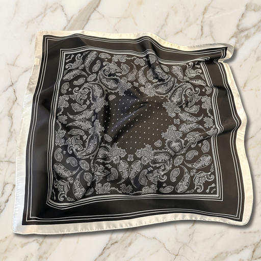 Seidenschal Damen 70×70 cm Paisley Schwarz – Schal-Welt Detailansicht