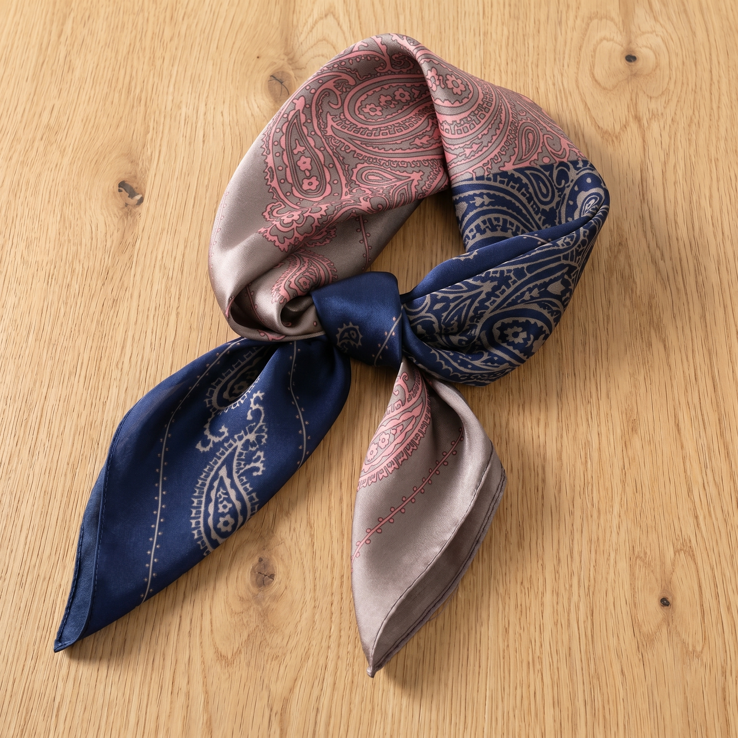 Seidenschal Damen 70×70 cm Paisley Bunt – Schal-Welt Detailansicht