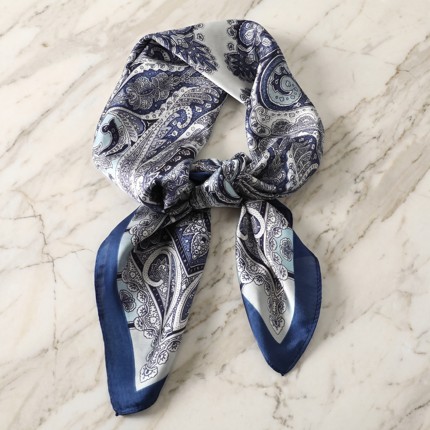 Seidenschal Damen 70×70 cm Paisley Blau – Schal-Welt Detailansicht