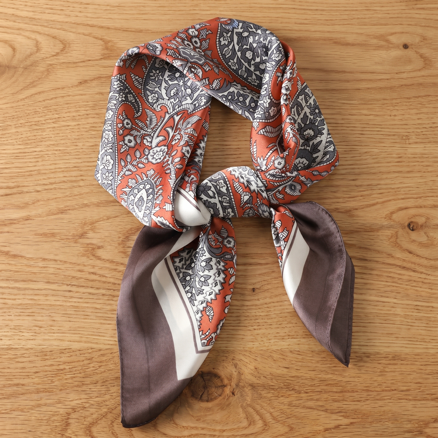 Seidenschal Damen 70×70 cm Paisley Bunt – Schal-Welt Detailansicht