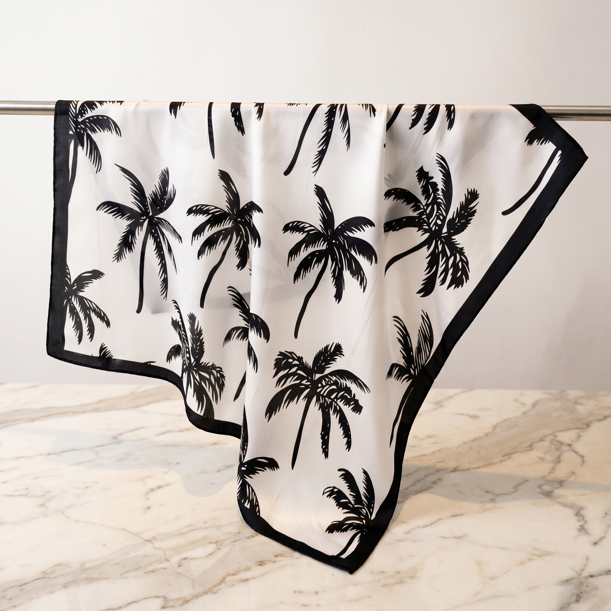 Seidenschal Damen 70×70 cm Klassisch Schwarz – Schal-Welt Detailansicht