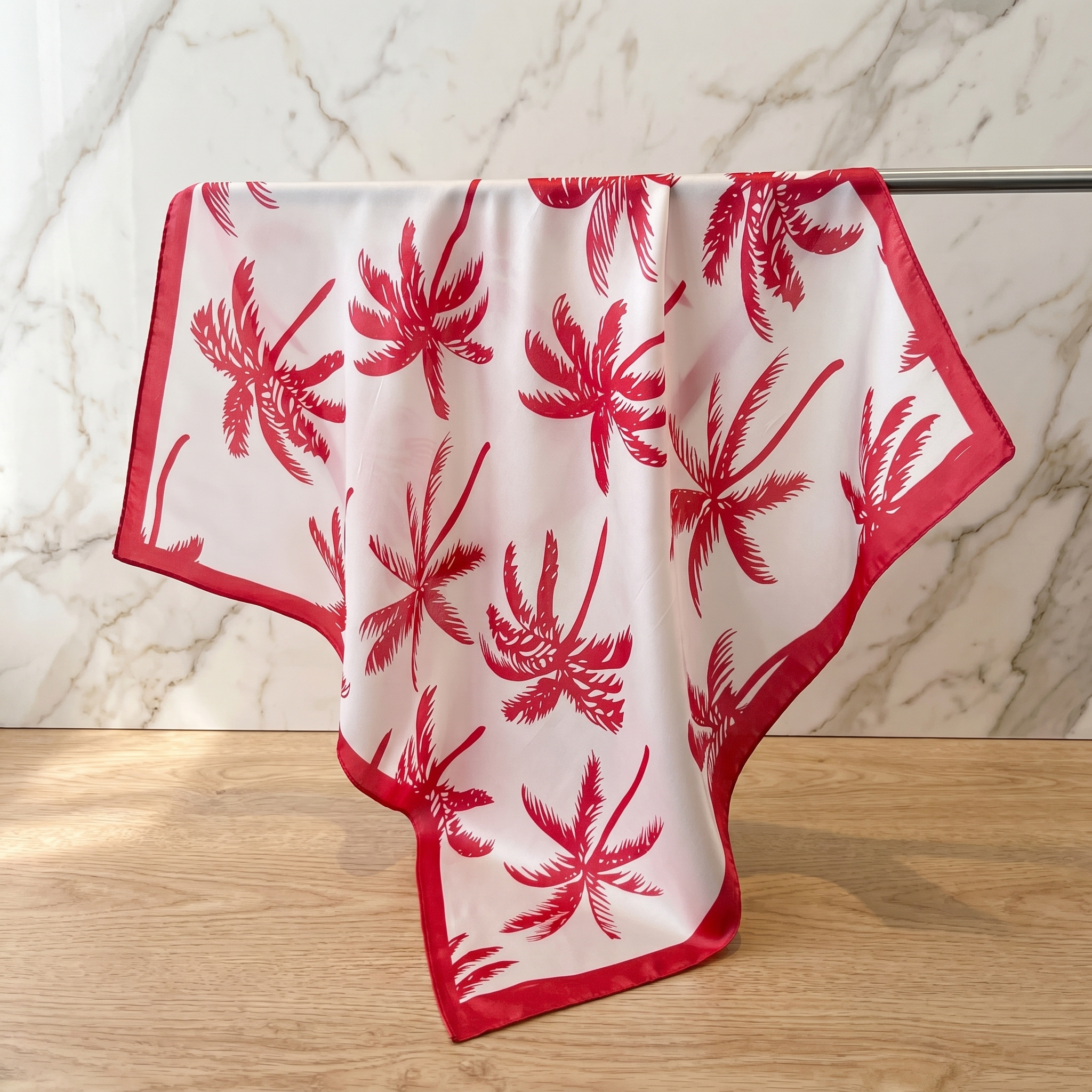 Seidenschal Damen 70×70 cm Blumen Rot – Schal-Welt Detailansicht
