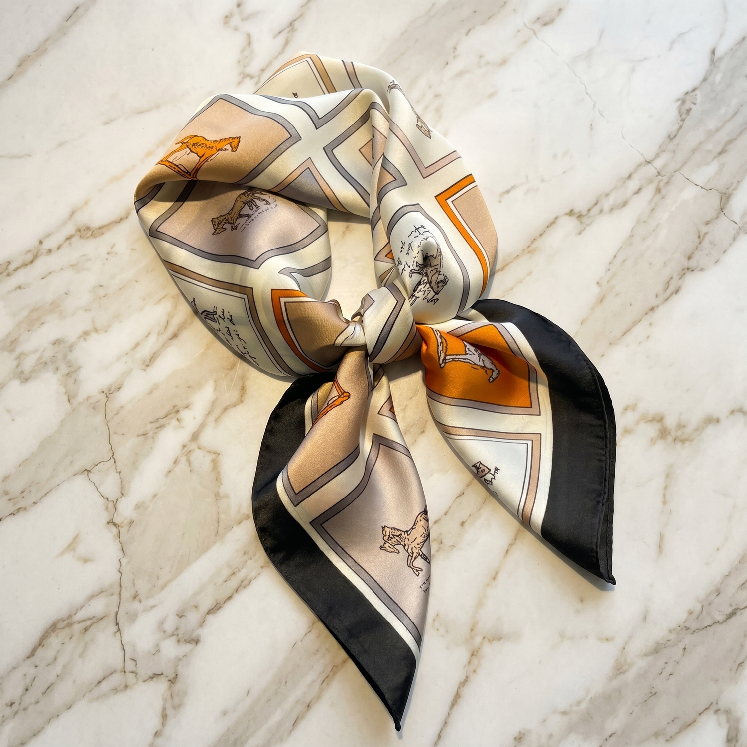 Seidenschal Damen 70×70 cm Geometrisch Bunt – Schal-Welt Detailansicht