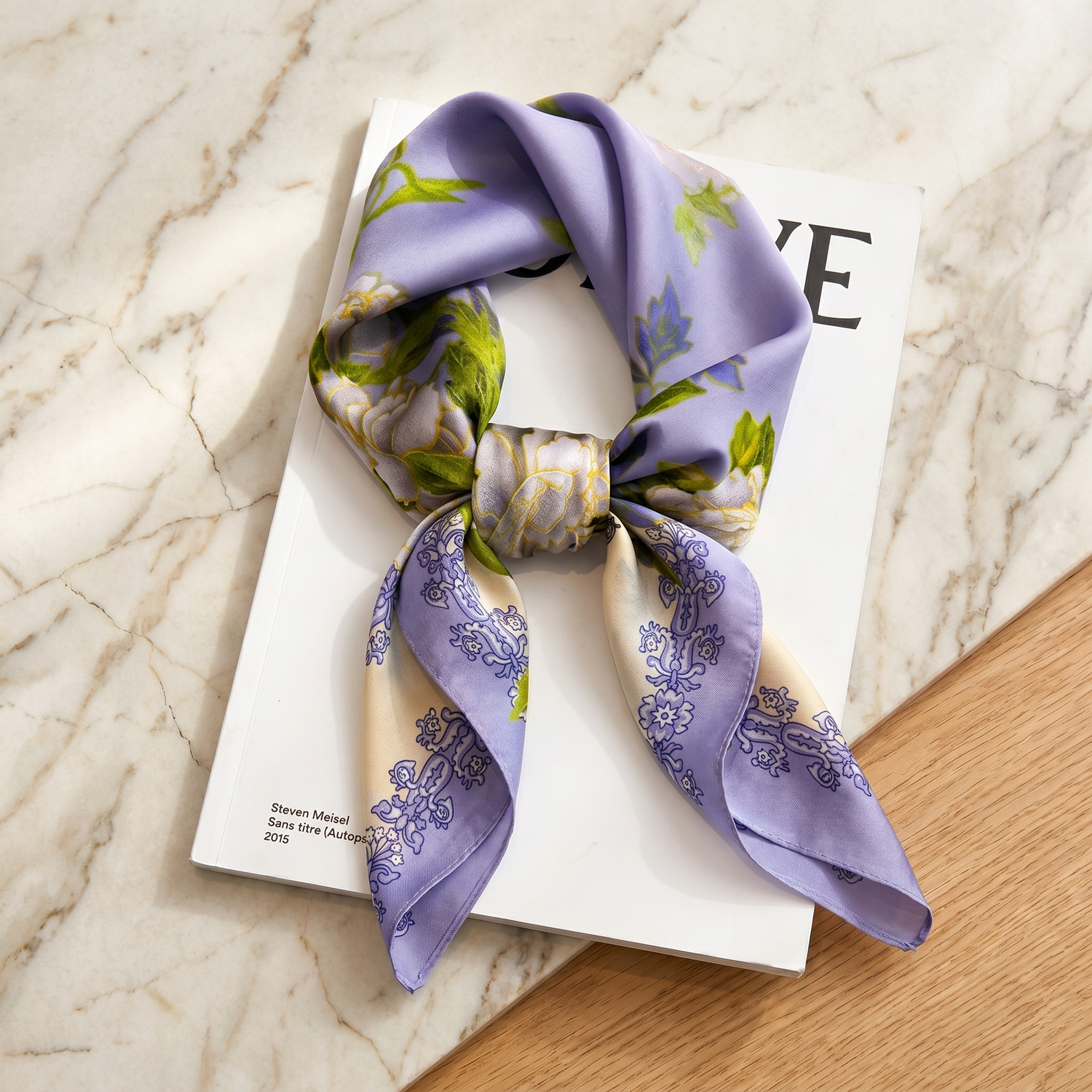 Seidenschal Damen 70×70 cm Blumen Lila – Schal-Welt Detailansicht