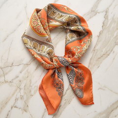 Seidenschal Damen 70×70 cm Klassisch Orange – Schal-Welt Detailansicht