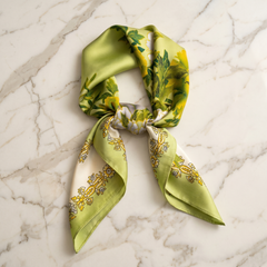Seidenschal Damen 70×70 cm Blumen Grün – Schal-Welt Detailansicht